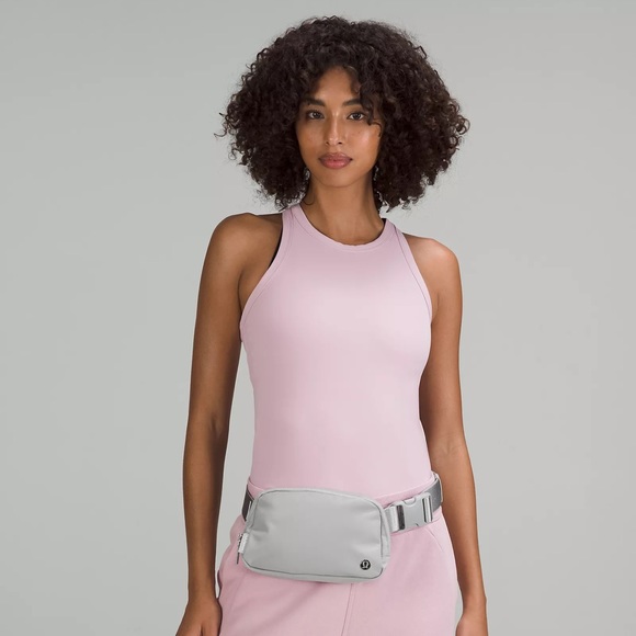 NWT lululemon Everywhere Belt Bag - silver/white - Picture 9 of 11